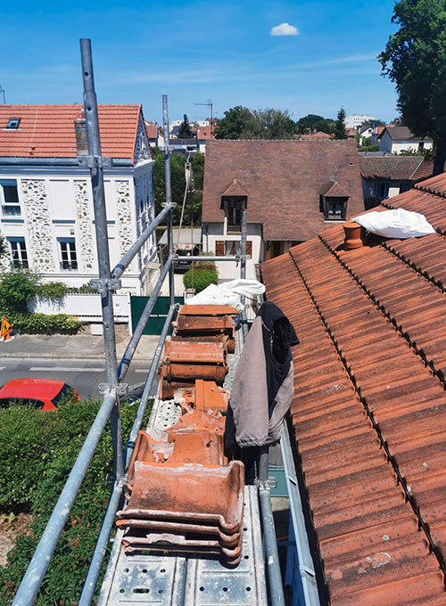 Couvreur dans le (60)